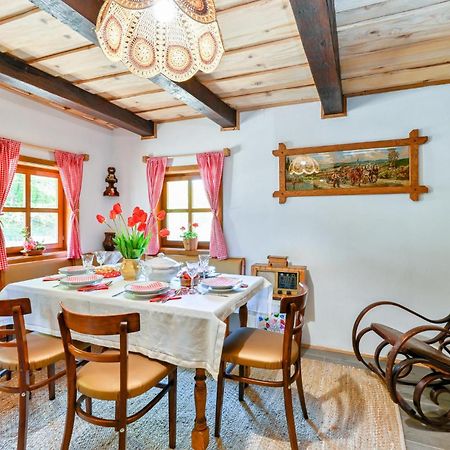 Pet Friendly Home In Varazdin Breg With Jacuzzi Eksteriør billede